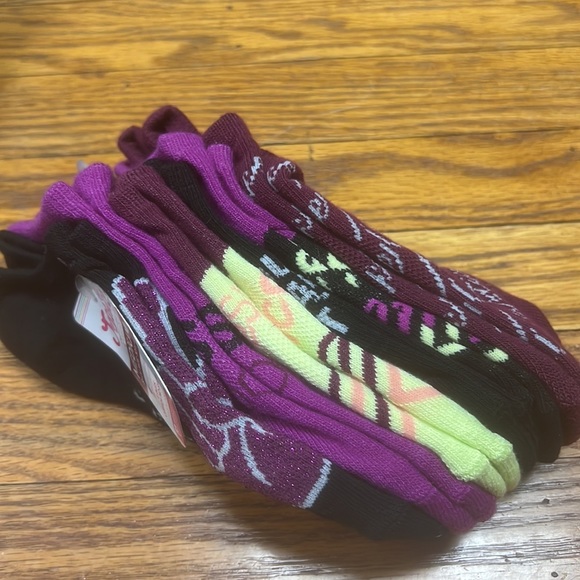 ❤️5/$25❤️2/$15❤️ JUSTICE SPORT | 6 pairs cushion no-show socks PURPLE/BLK - Picture 3 of 6
